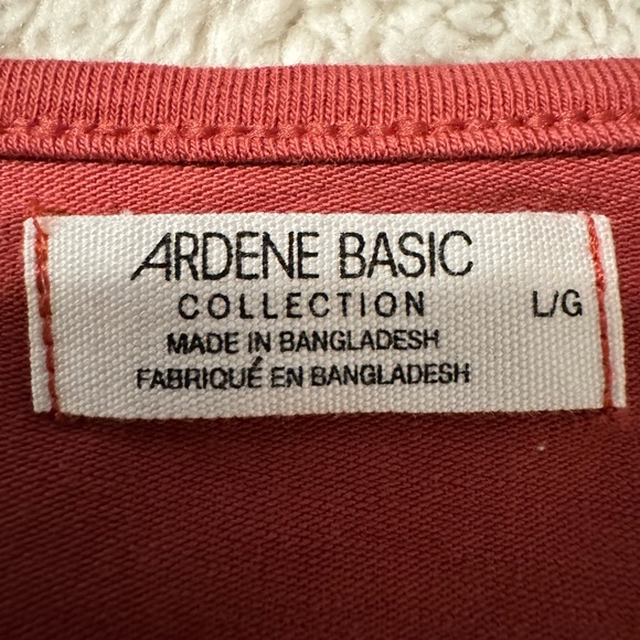 Cropped Top - Picture 3 of 3